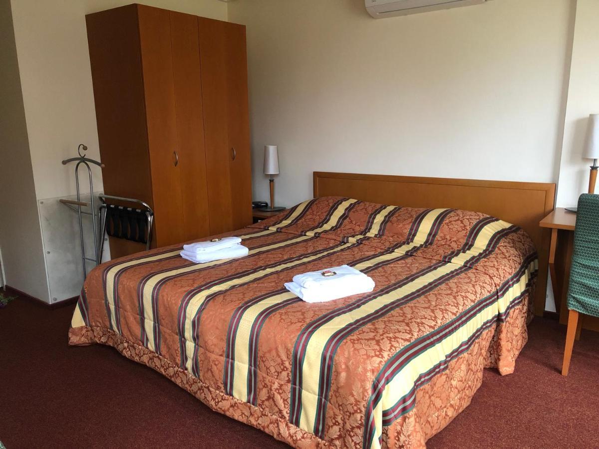 Hotel Kuik Ruinen Экстерьер фото